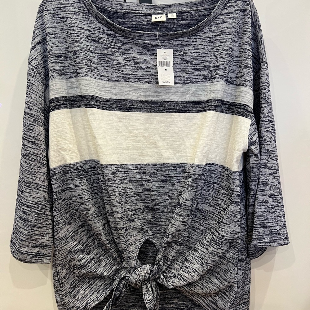 GAP Women's Black and White Long Sleeve Knotted Tee
